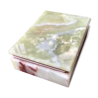 Vintage box in green onyx