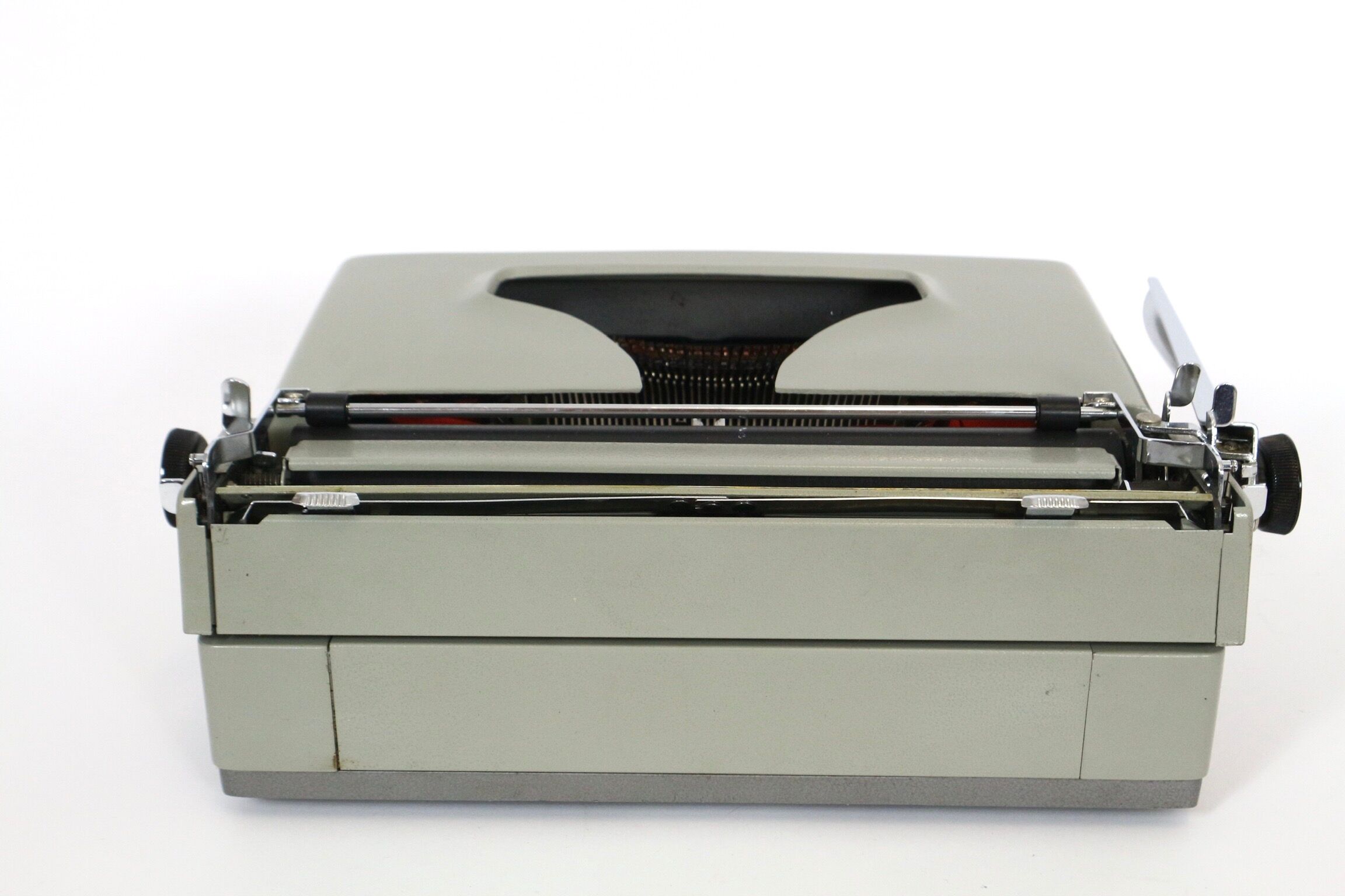 Remington travel-deter Deluxe typewriter with  case