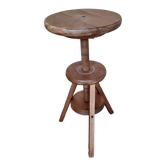 Tripod wooden stool with screws
