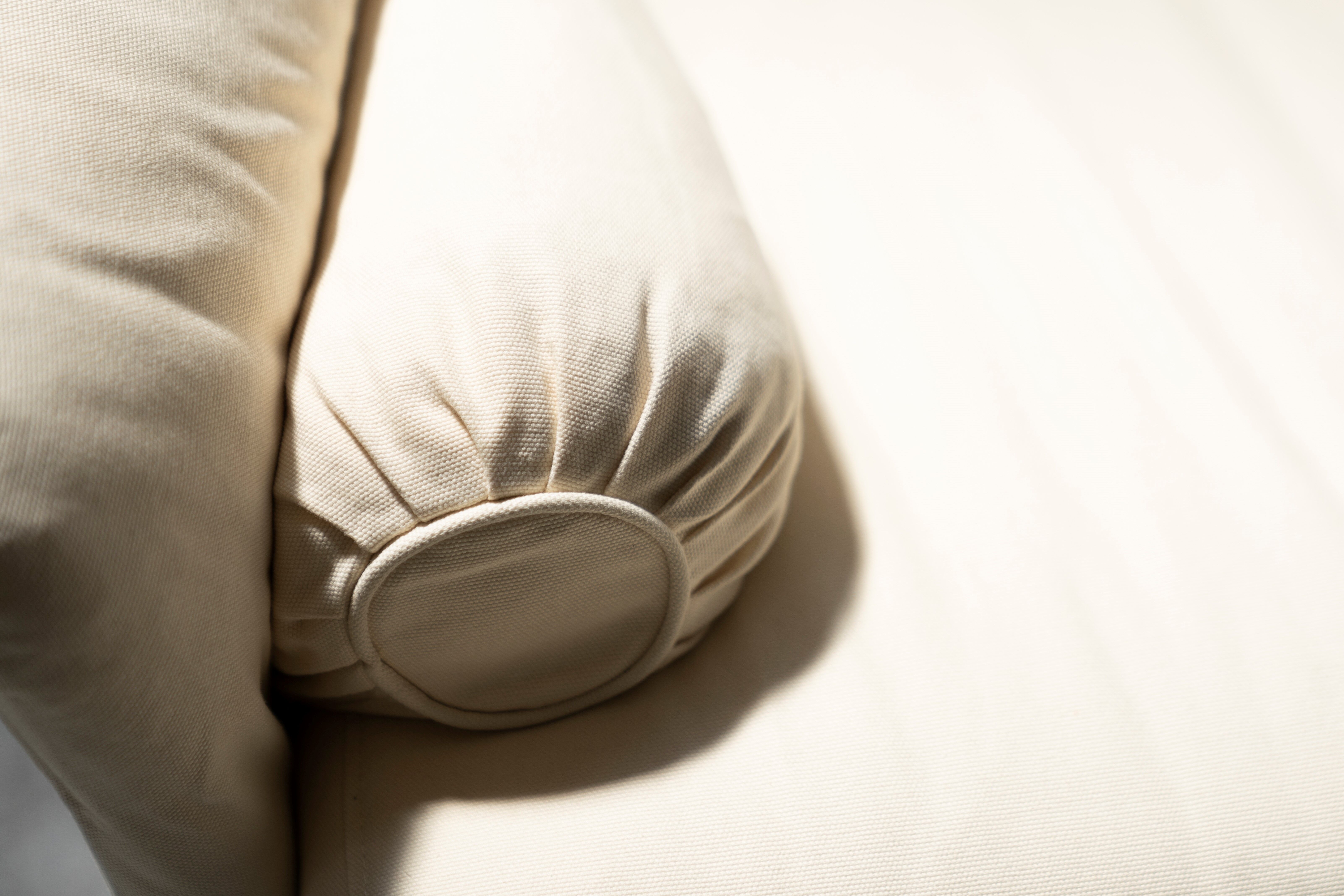 White sofa 2 places Molteni