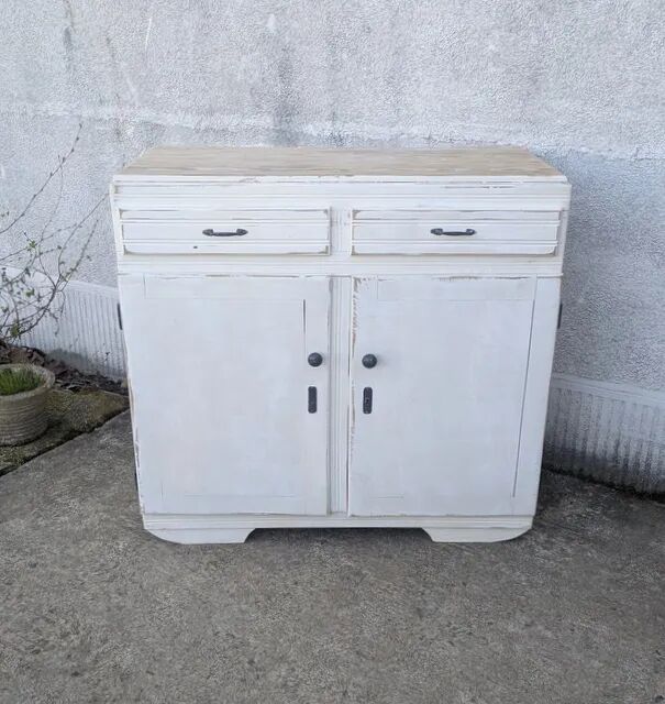 Buffet vintage white