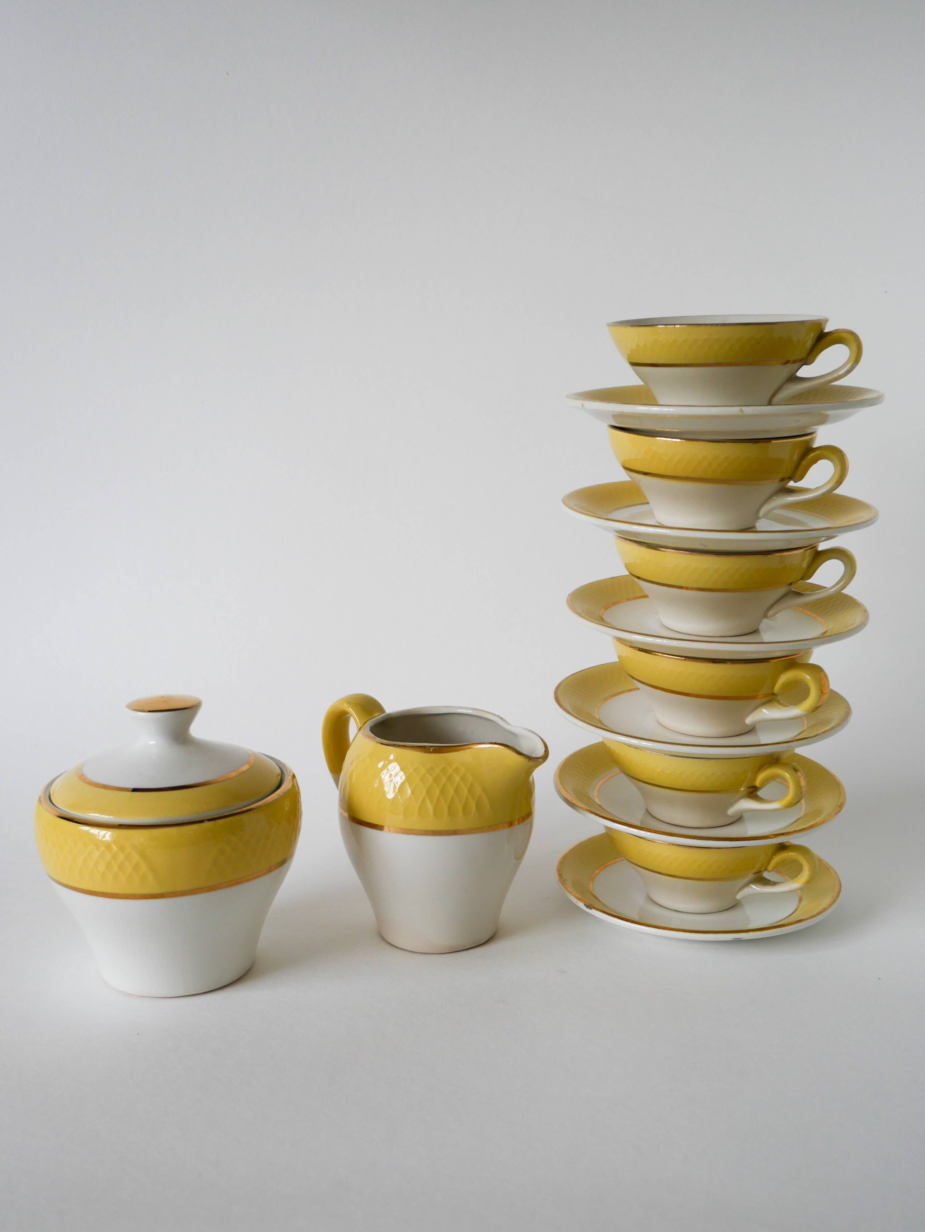 Badonviller Yellow Poussin honeycomb coffee service, composed of 6 cups, 1950