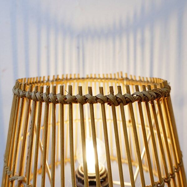 Lampe de table en bois en forme de quille avec abat-jour en bambou années 1960