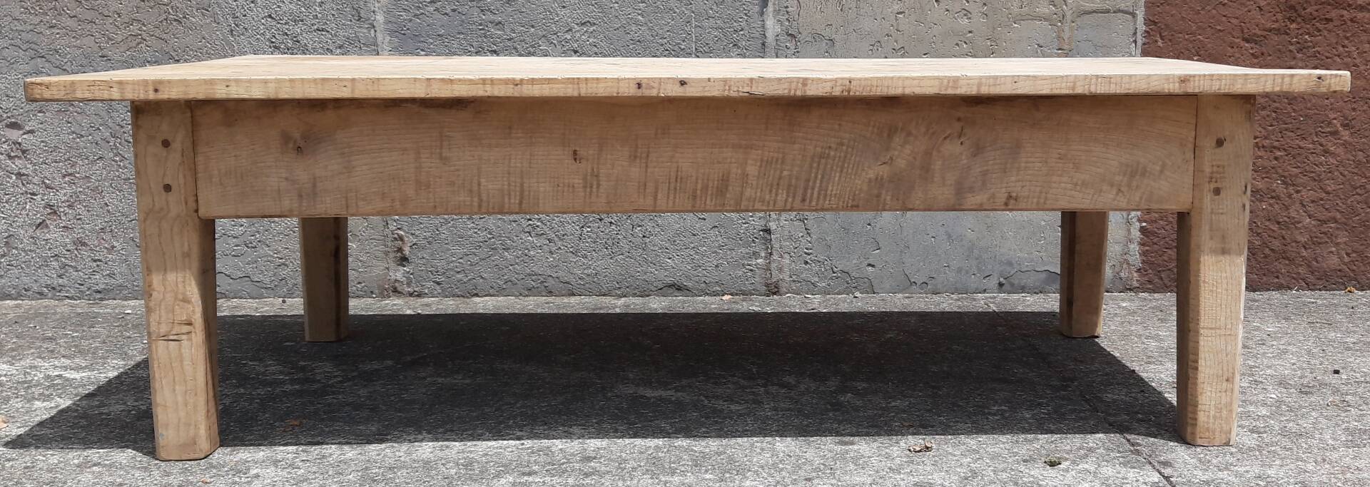 Oak coffee table. (150x73cm)