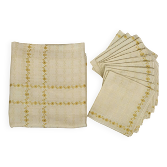 Vintage tablecloth and napkins