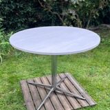 Round table formica light grey vintage