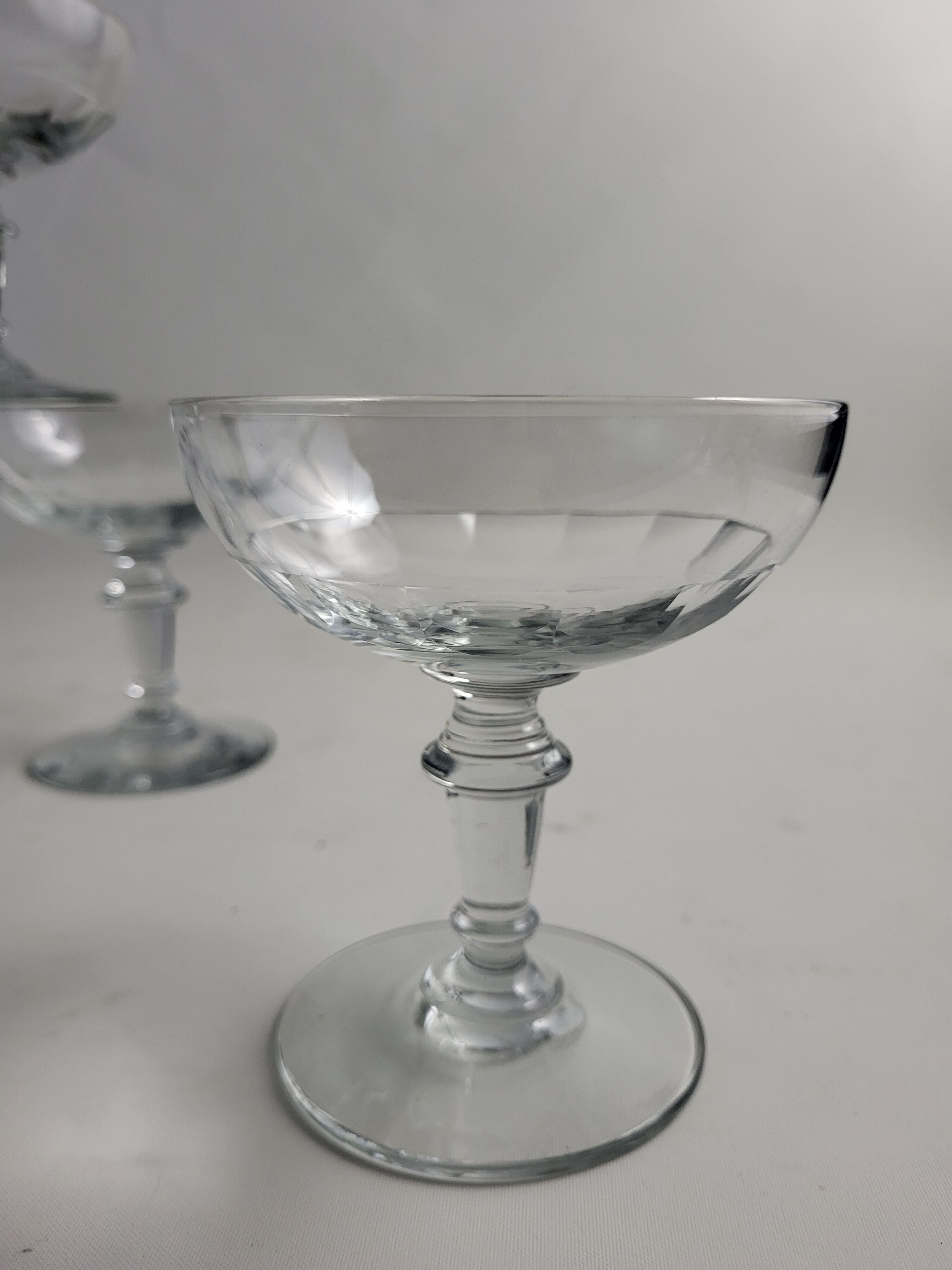 Set of 8 glass champagne glasses XIXth