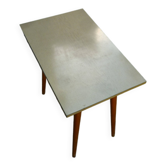 Table d'appoint en formica imitation bois clair, vintage années 1970