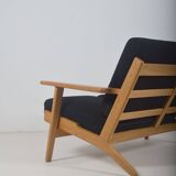 Danish sofa GE-290 designed by Hans Wegner for Getama