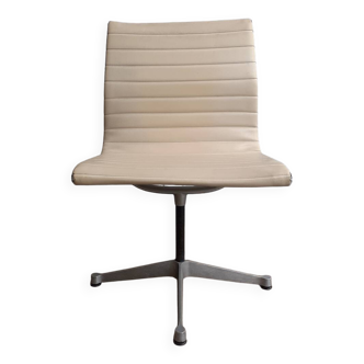 Eames Herman Miller chair