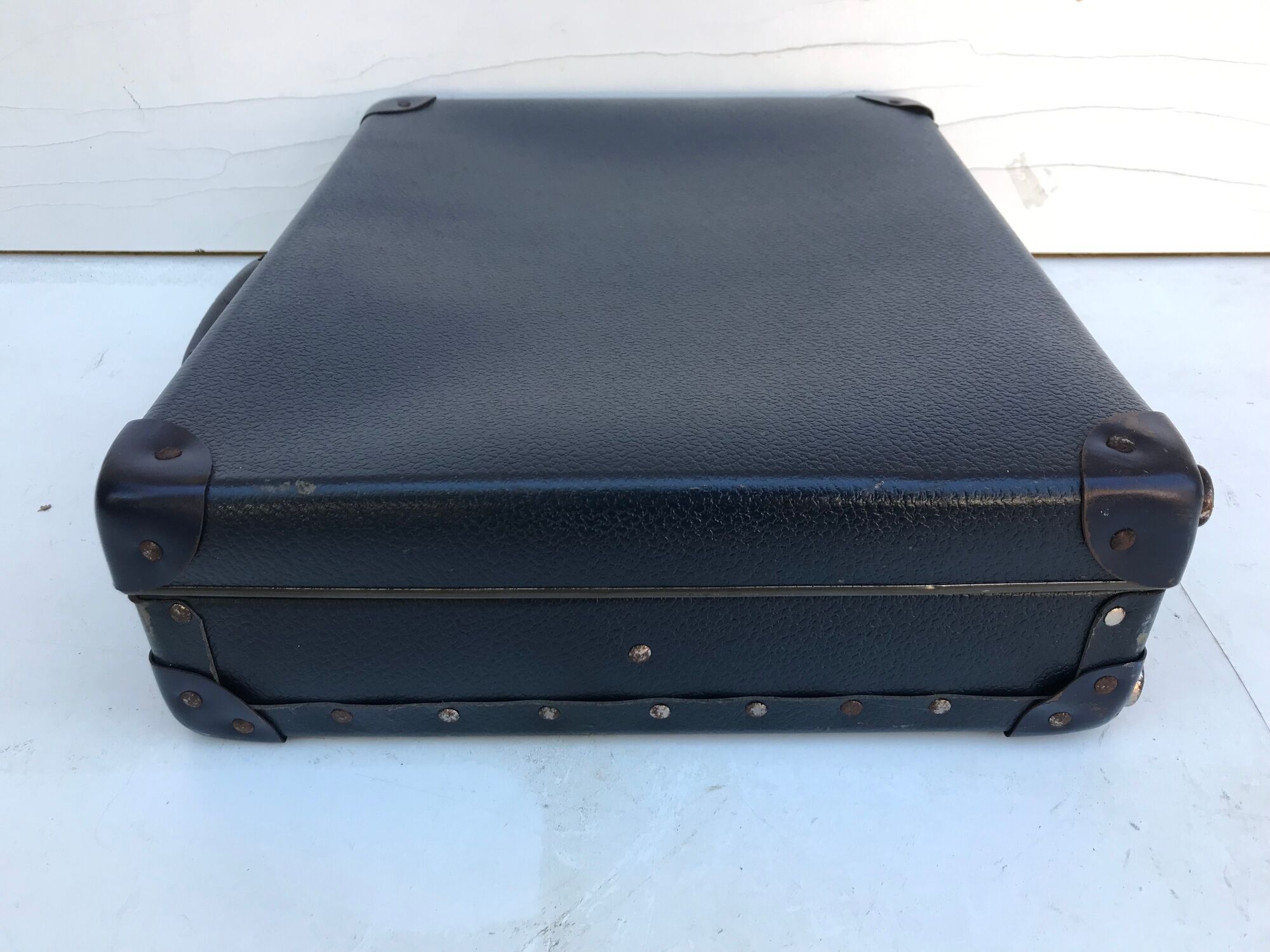 Old suitcase travel blue trunk 70