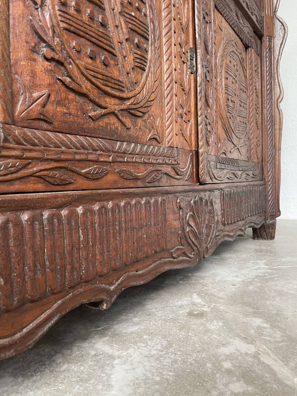 Auvergne brutalist folk art furniture 1890