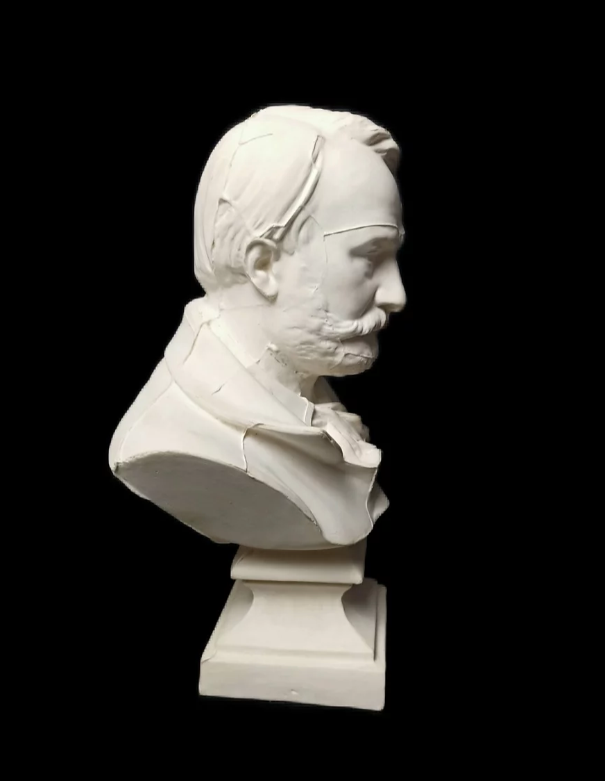 Victor Hugo| bust on piedouche
