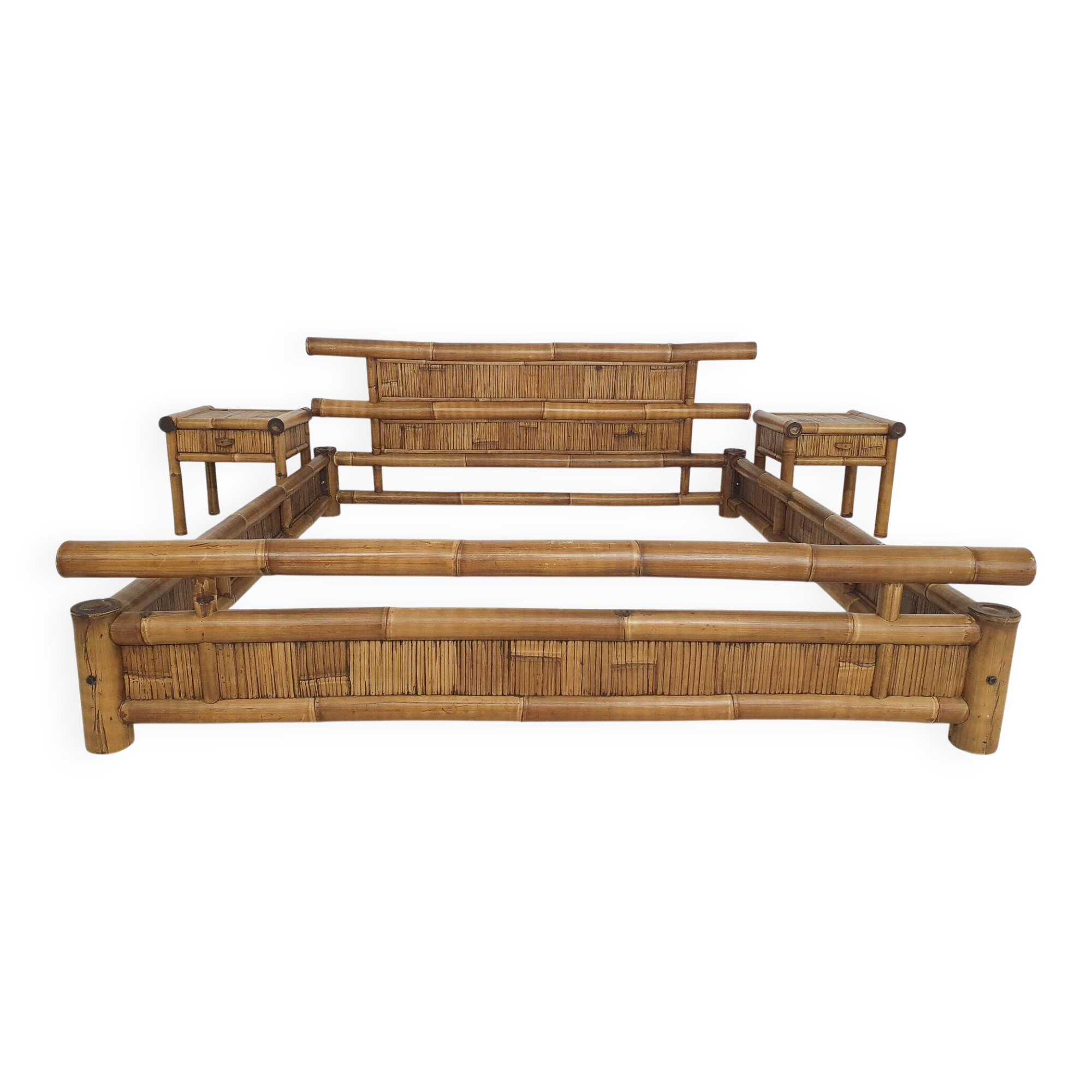 Bamboo two person bed 180 x 210 cm with night stands