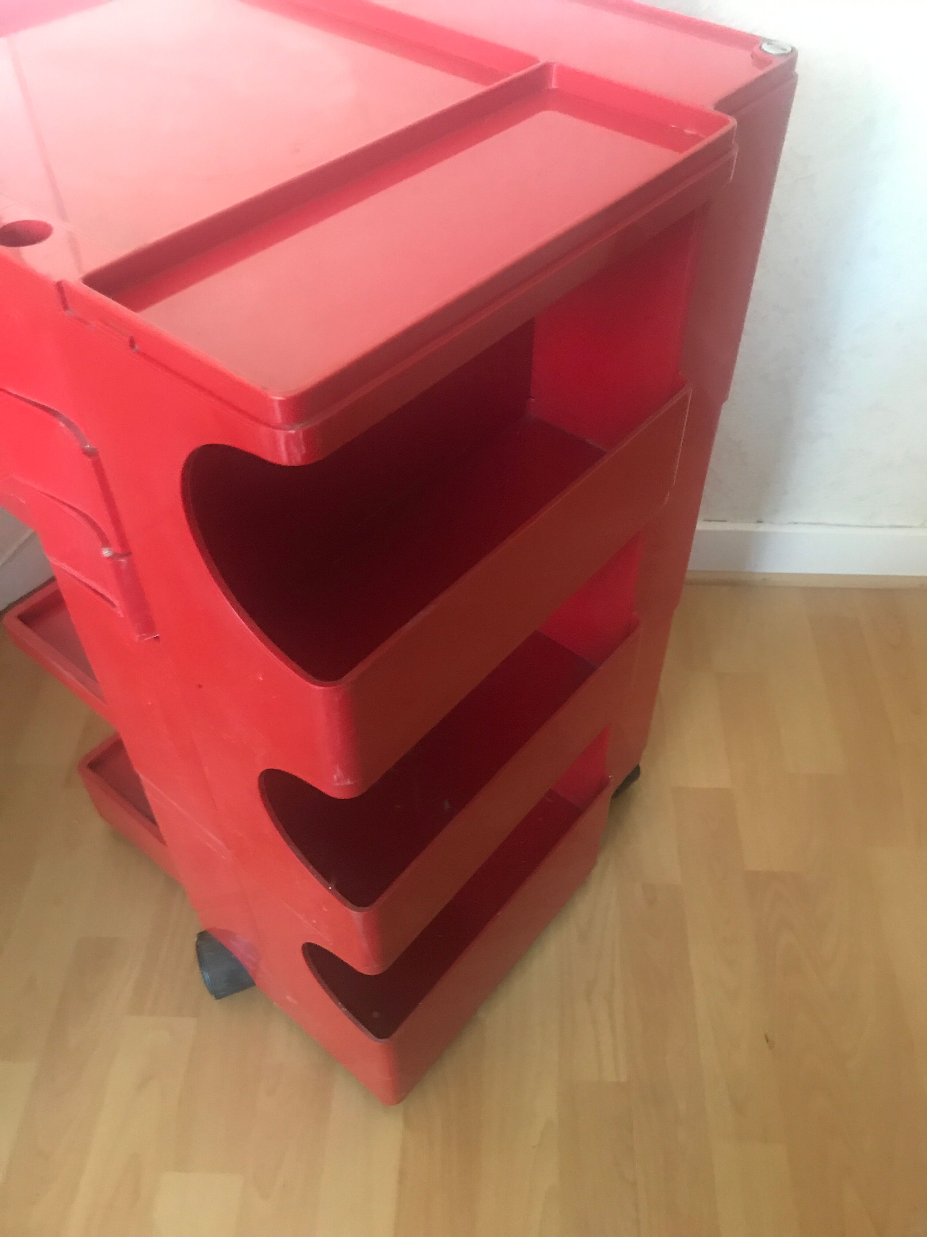 Red Bobby trolley by Joe Colombo