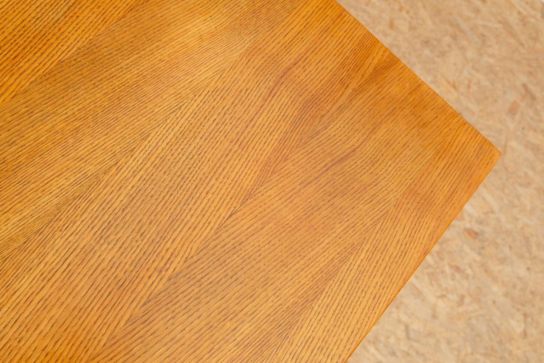 Immense bureau tchécoslovaque entièrement rénové, années 1970, Europe centrale