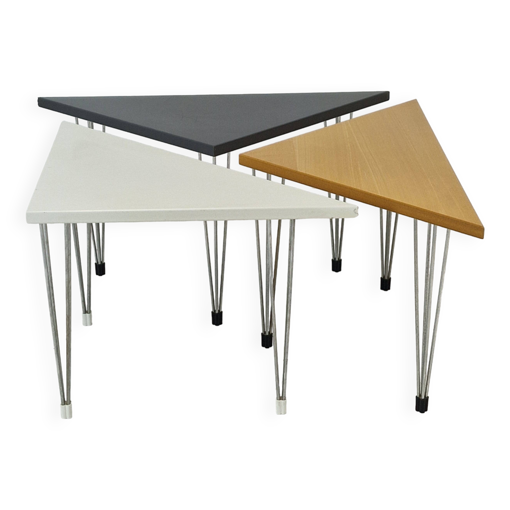 Ensemble de 3 tables triangulaires par Pin-Age, Danemark 1980's | Selency
