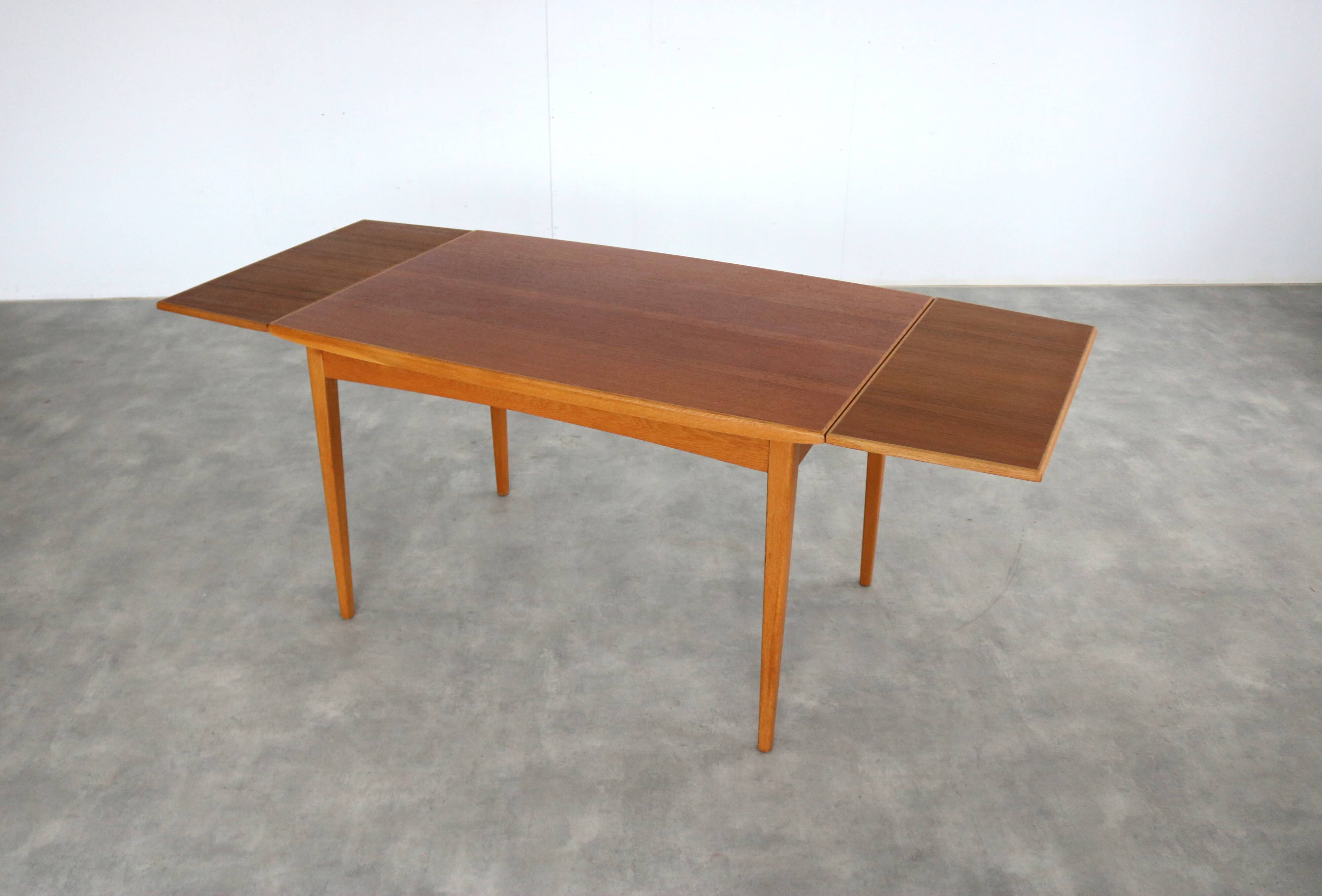 Table à manger extensible en chêne, années 60