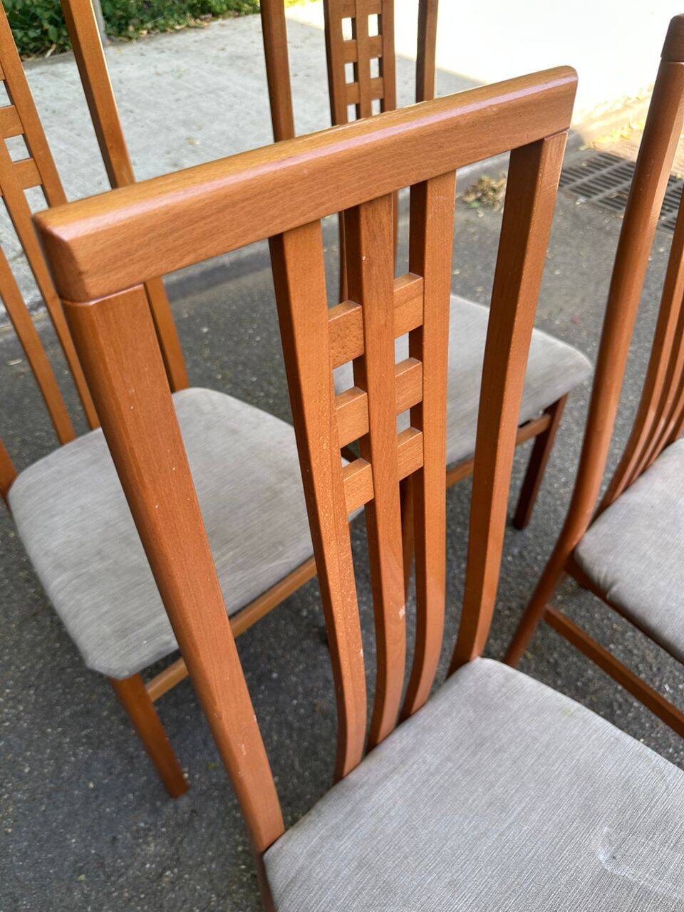 6 Scandinavian dining chairs in solid wood and grey fabric Denmark