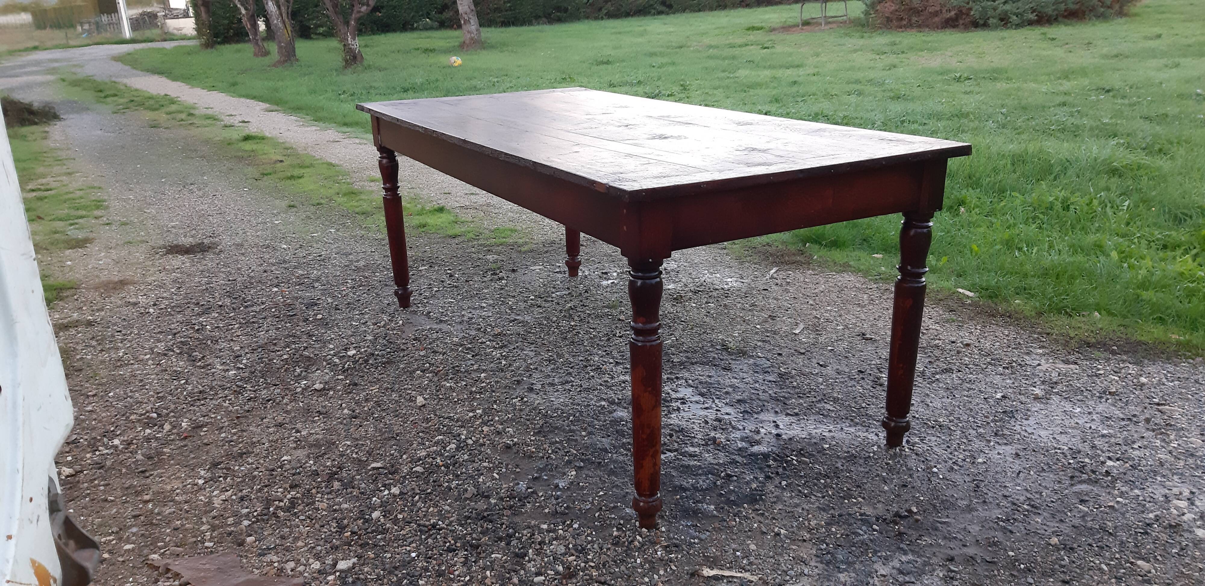 Country farm table in oak