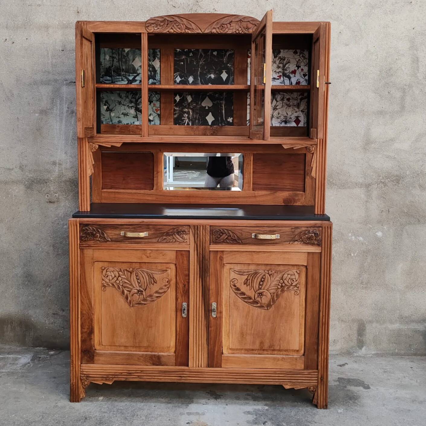 Art Deco two-body buffet