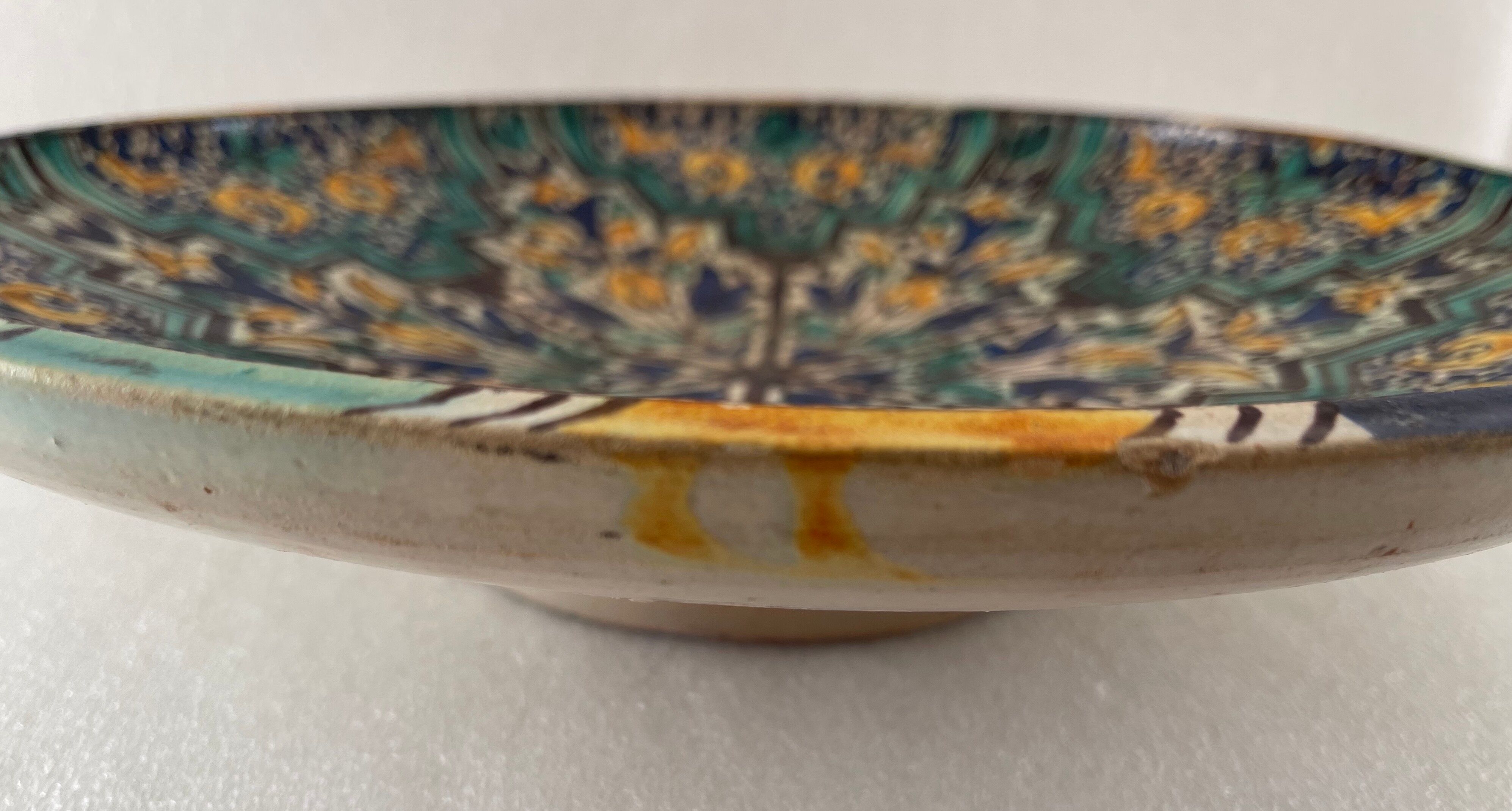 Morocco Ghotar Fez XVIIIth Polychrome earthenware blue, yellow, brown, green on a white background. 32.5 cm