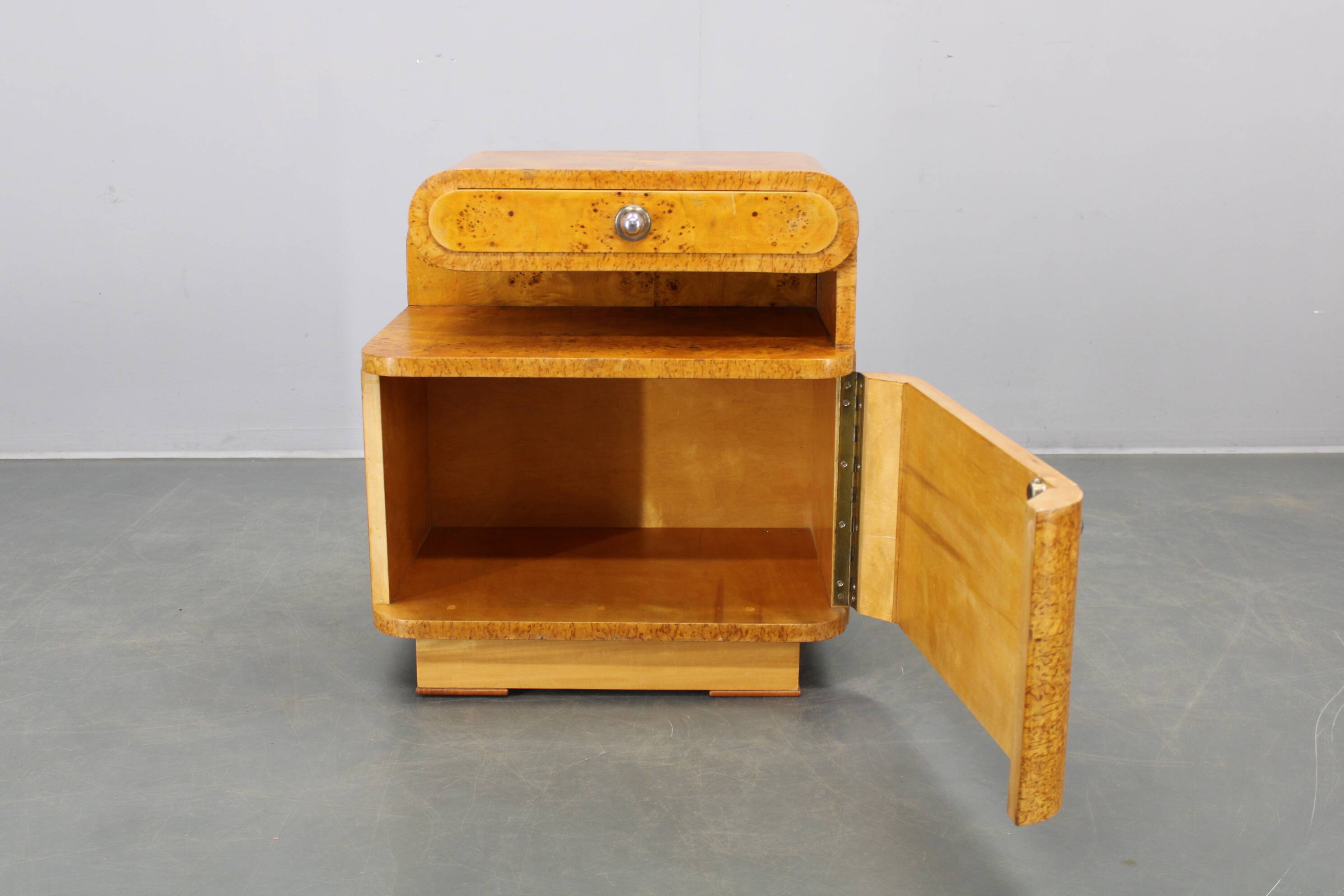 Pair of Art Deco burl wood nightstands, Czechoslovakia, 1940s