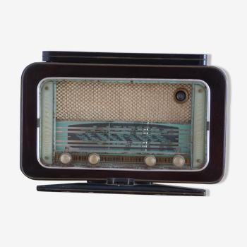 Old oceanic lamp radio