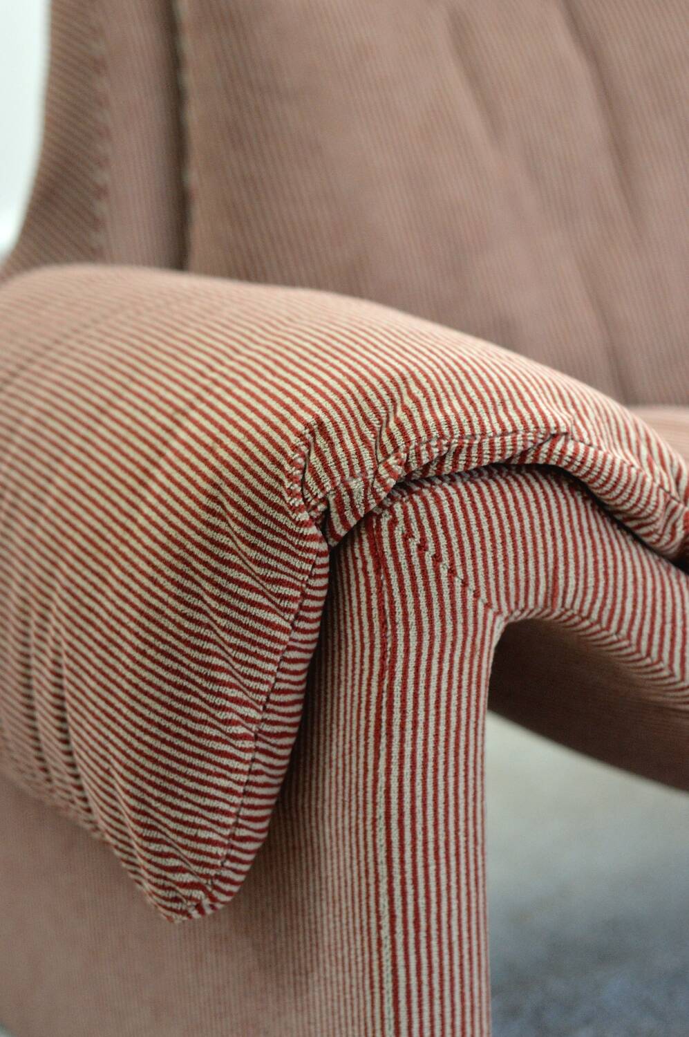 Pair of P60 armchairs by Vittorio Introini for Saporiti