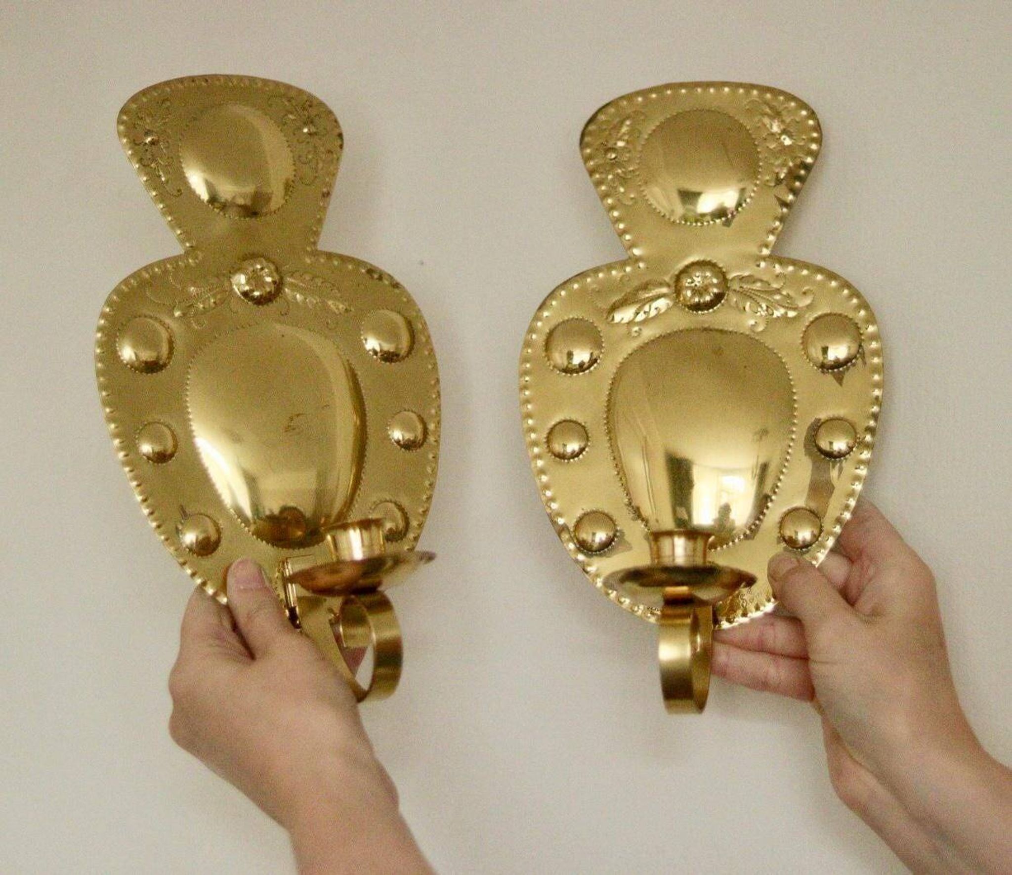 Pair of Swedish brass wall lights from the mid-century by S. Fong.