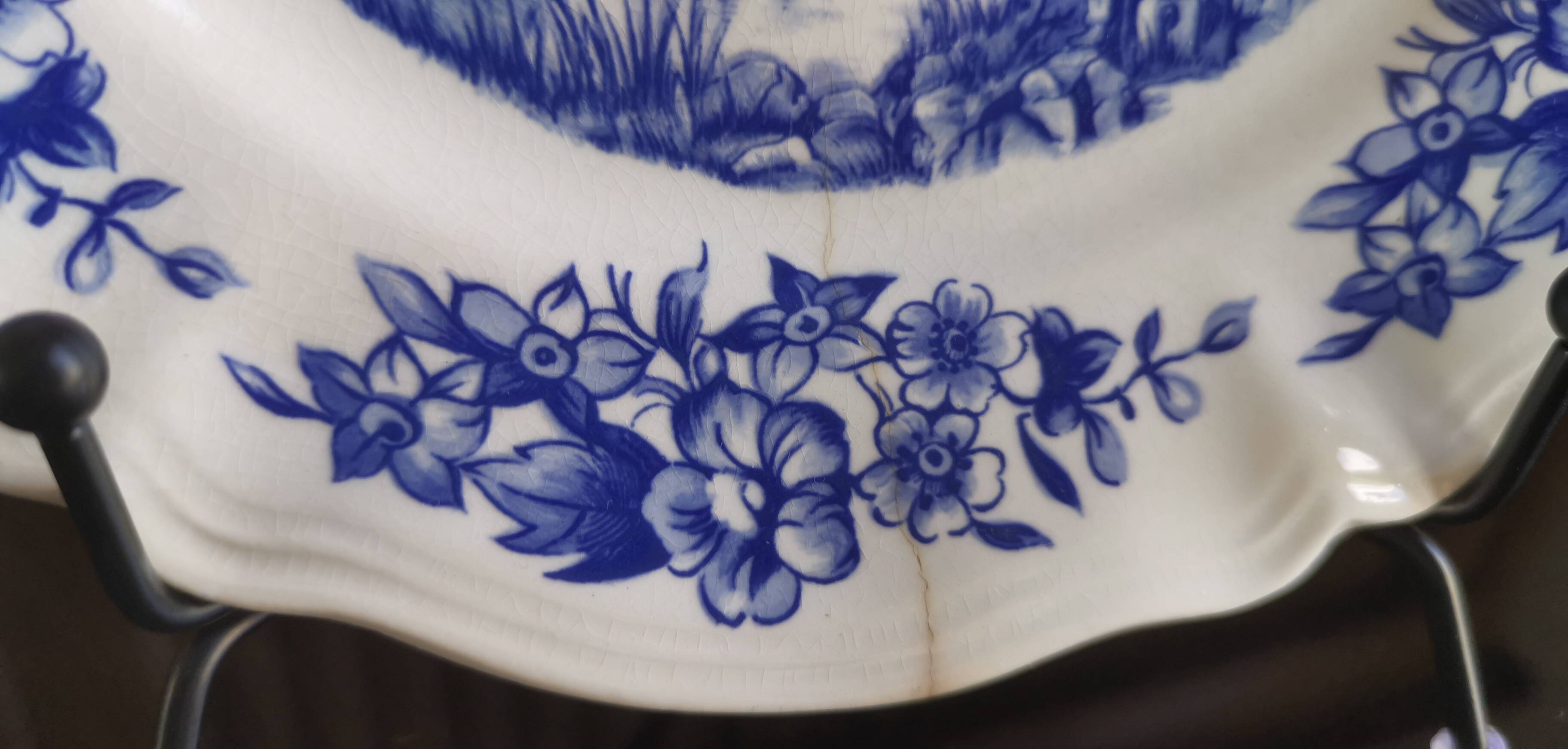 Set of 2 Sarreguemines porcelain collector's plates from the 70s