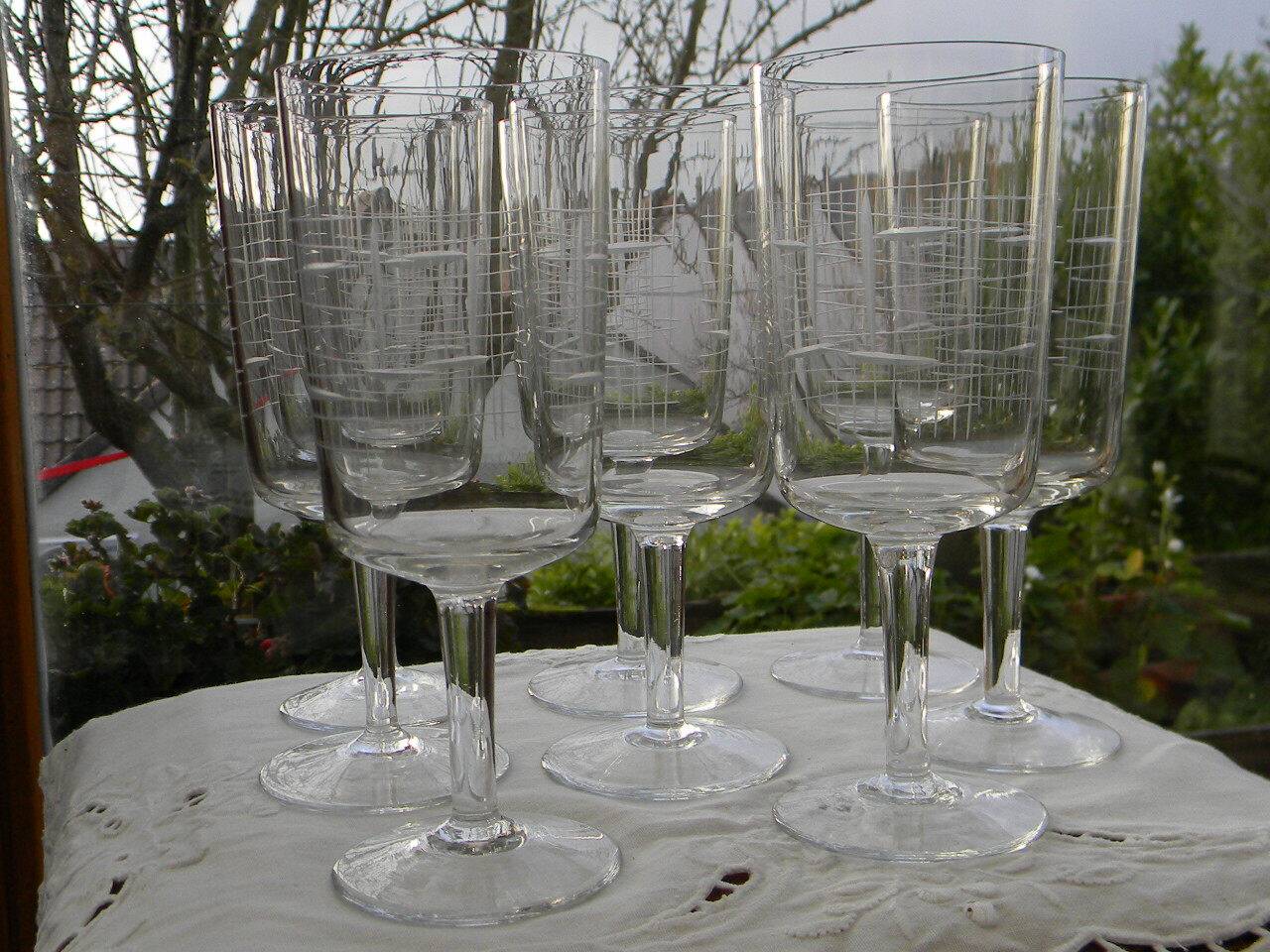 Lot de 8 verres à eau en verres années 1950.