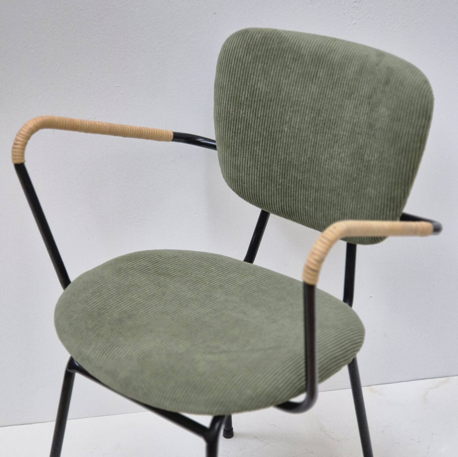 Dlg hitier chair
