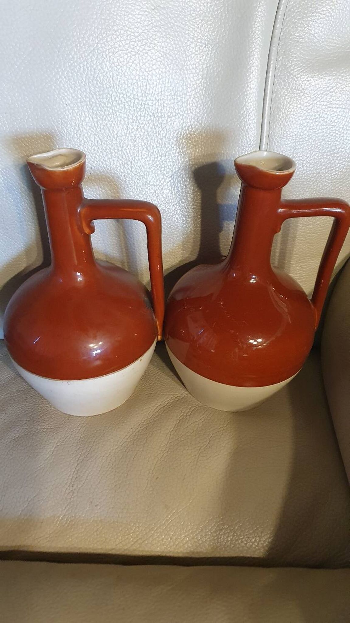 Trois carafes en grès vernissé Bardinet distillateur Bordeaux