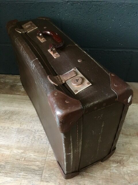 Vintage brown suitcase handle in Bakelite