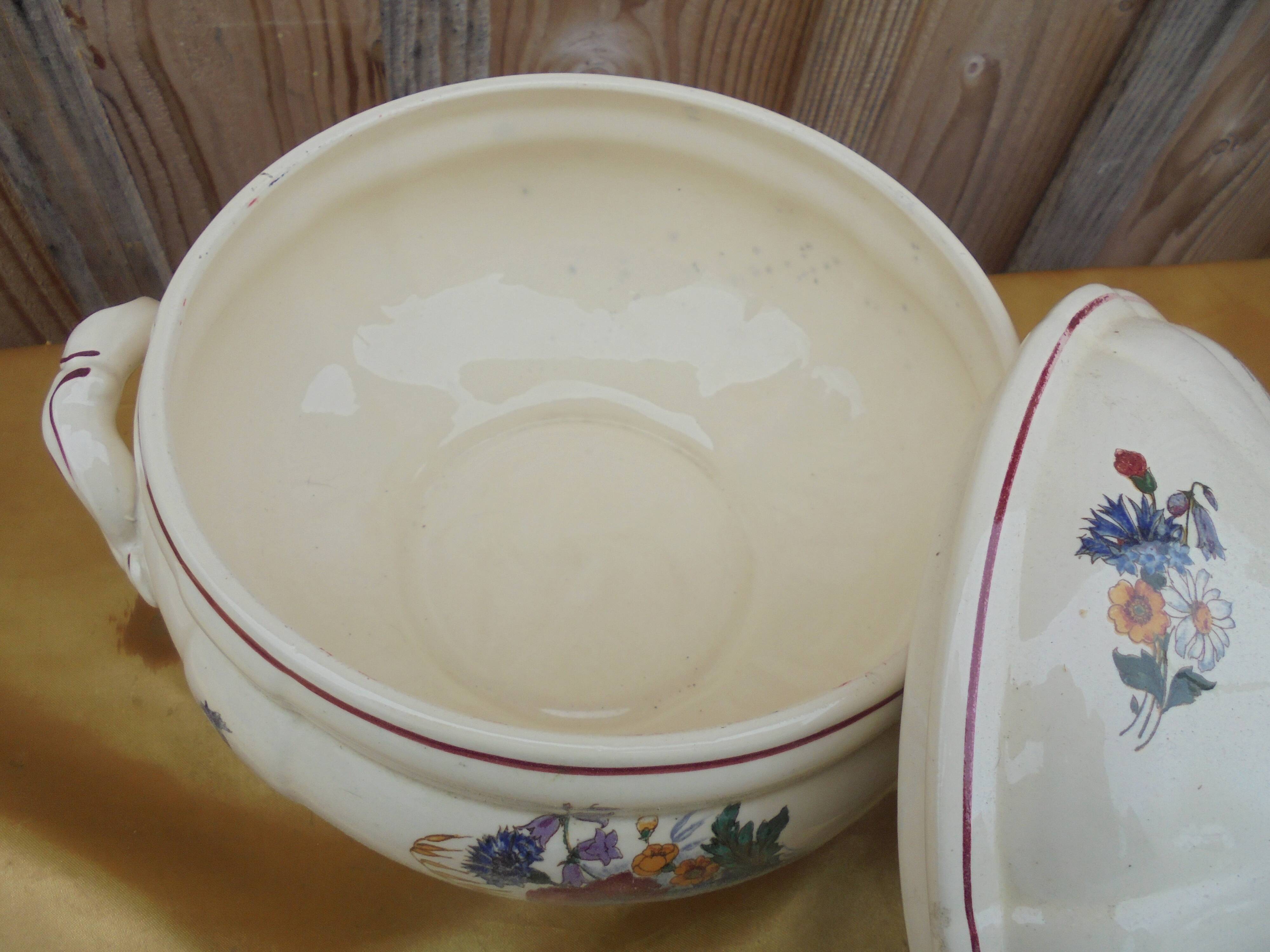 Sarreguemines AGRESTE soup tureen with flower decoration