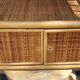 Tables de chevet en rotin vintage.