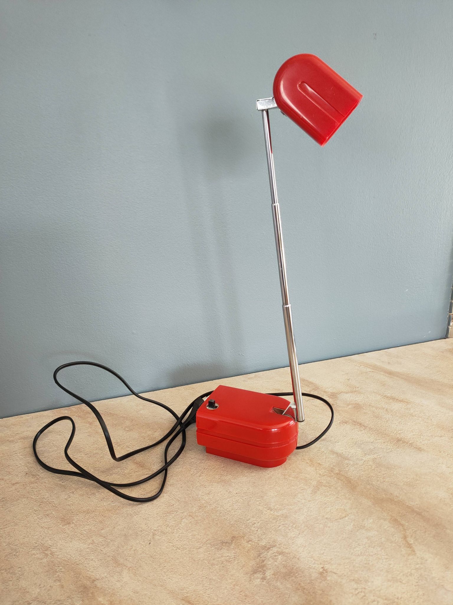 Vintage telescopic desk lamp