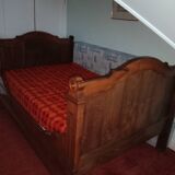 Solid wood bed