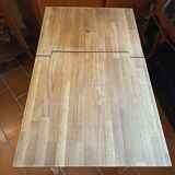 Scandinavian table with a system