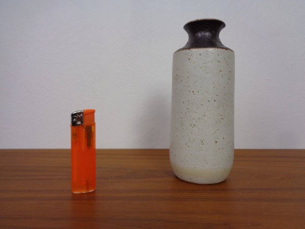 Minimalist stoneware vase by Bruno Gambone, Italy, 1970s
