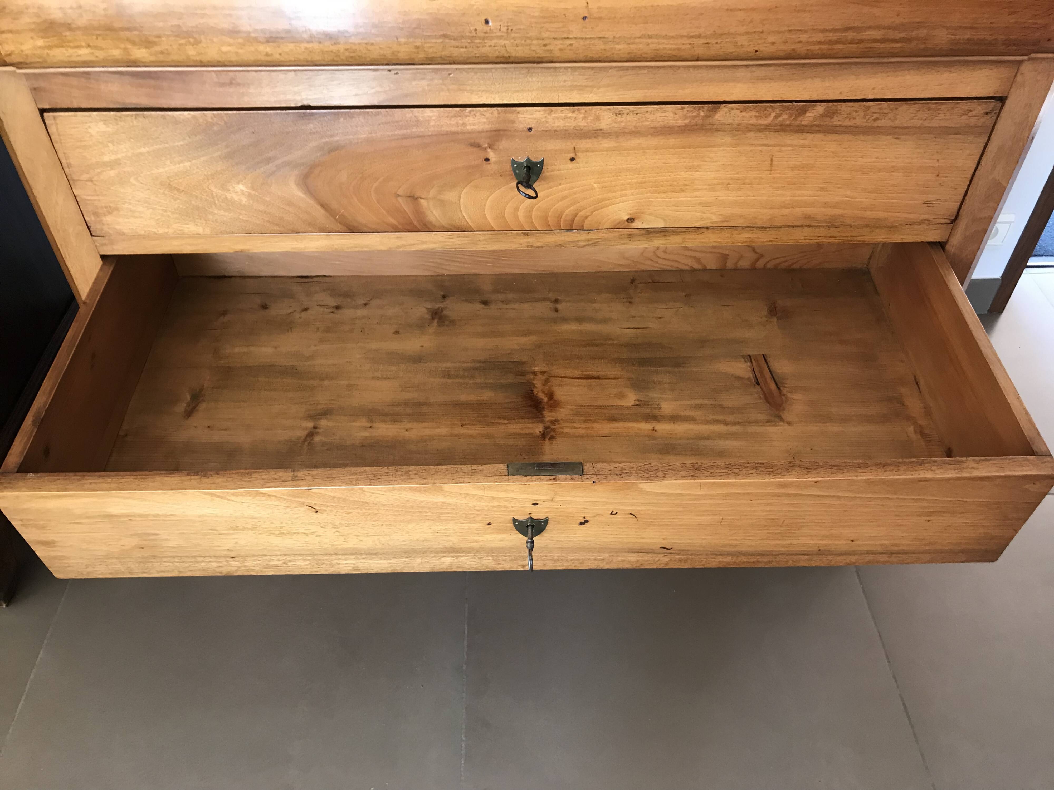 Commode louis philippe en noyer