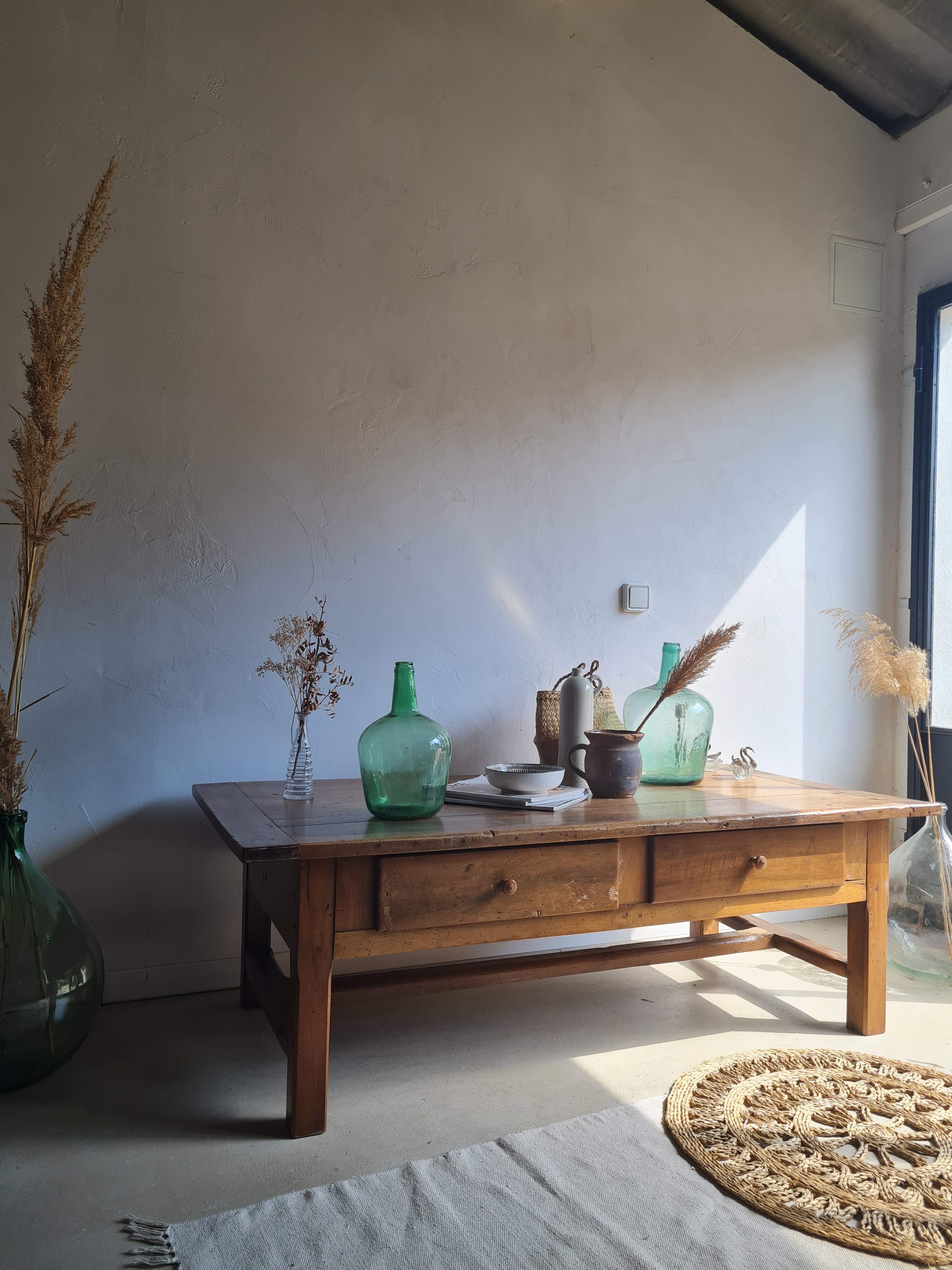 Vintage firm-minded coffee table