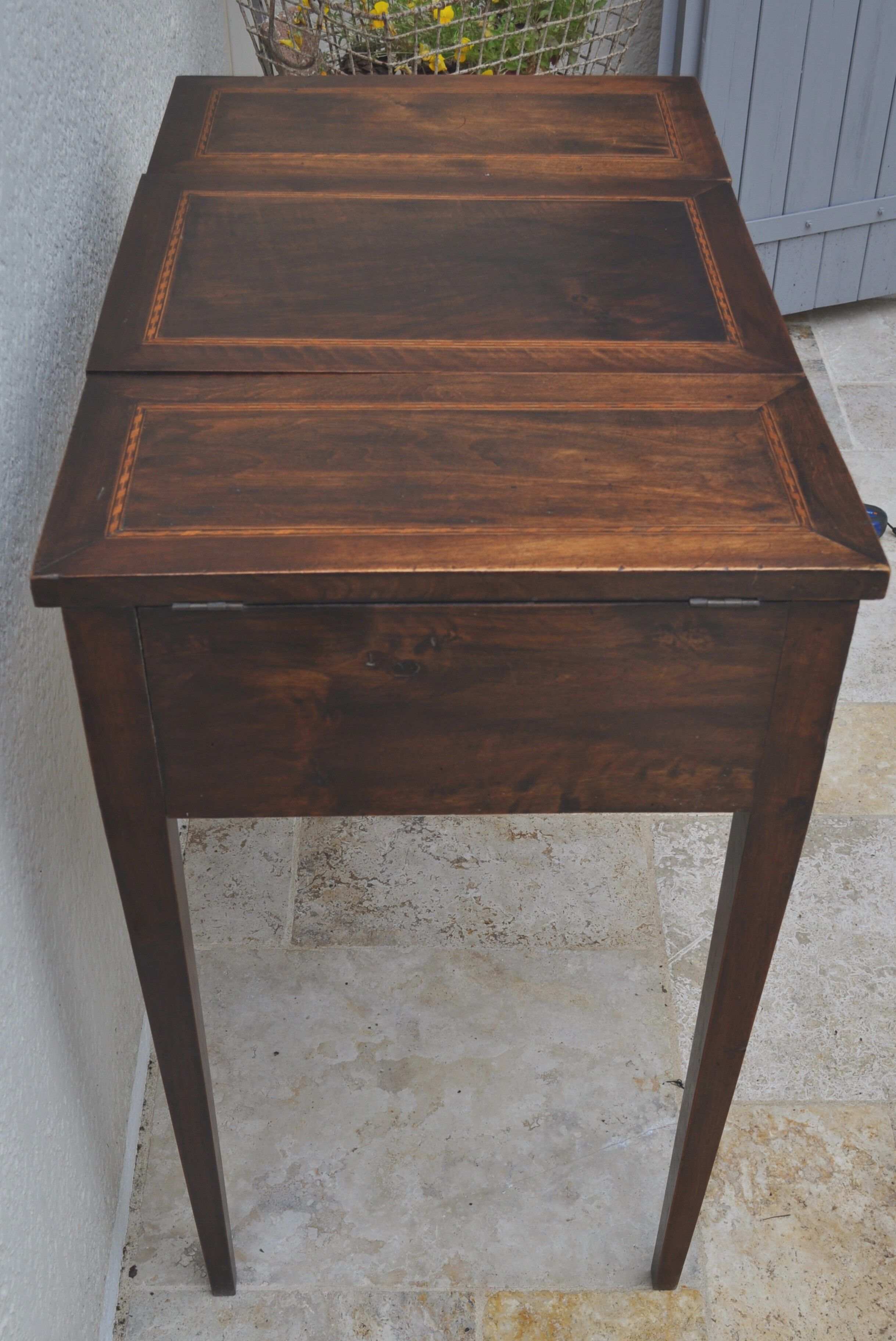 Wooden dressing table feet spindle