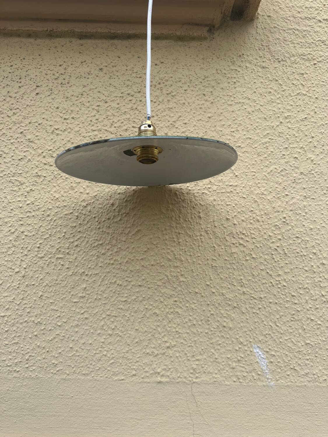 Abat jour vintage en tôle émaillée vert et blanc électricité led | Selency