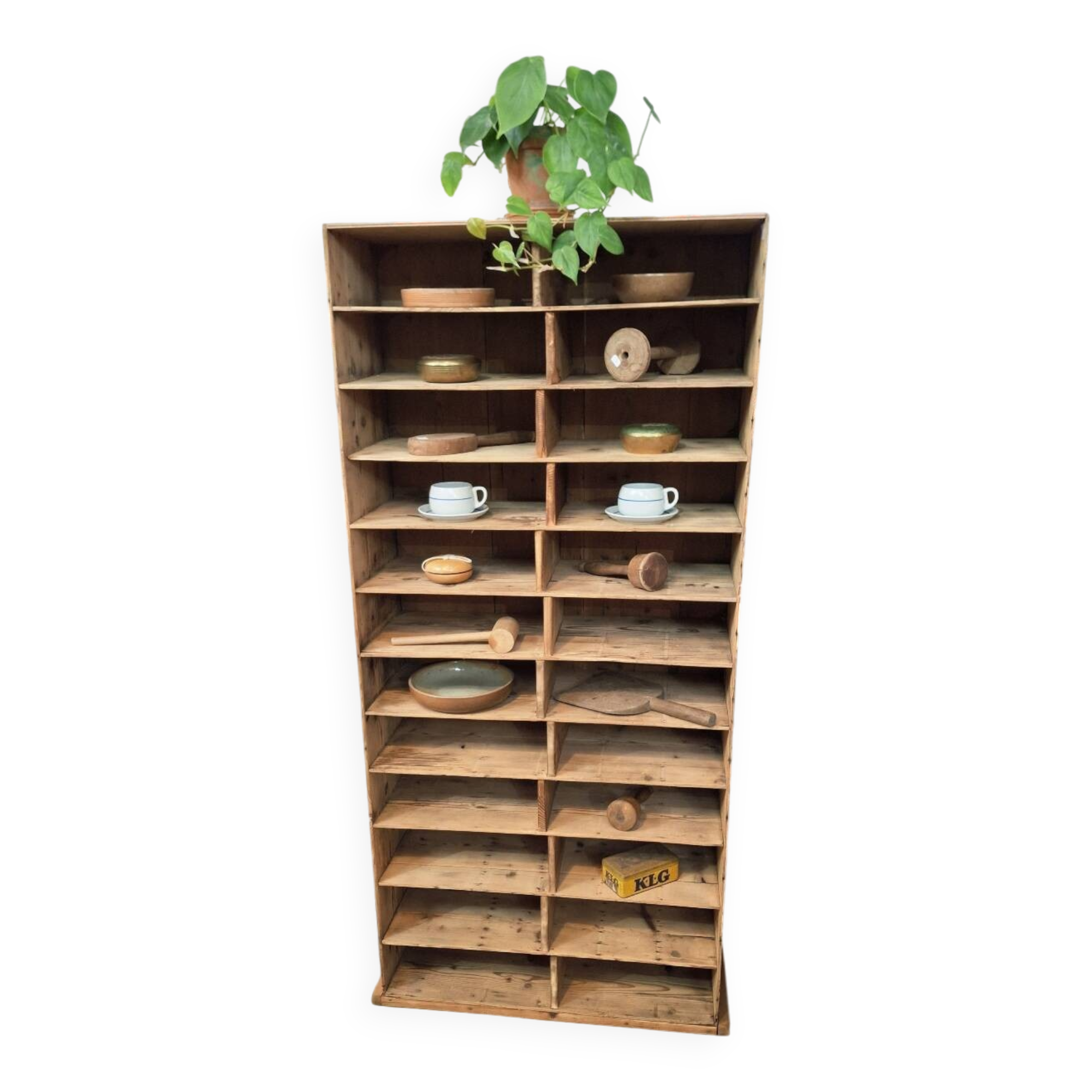 Meuble d'atelier à casiers