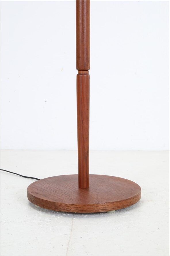 Mid-century teak floor lamp / Danish modern design / 1960s