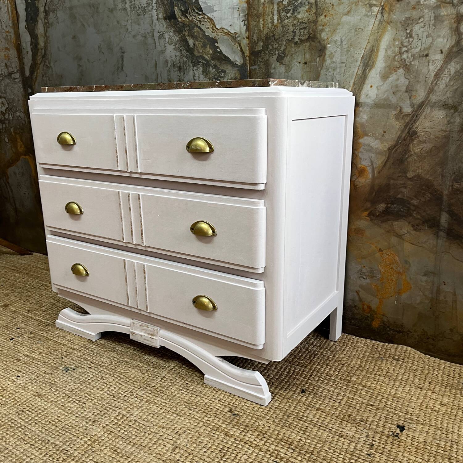 Mustache feet chest of drawers