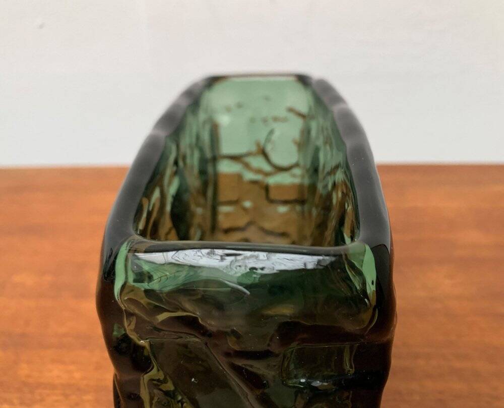 Swedish brutalist glass vase from the mid-century by Göte Augustsson for Ruda, 1960s.