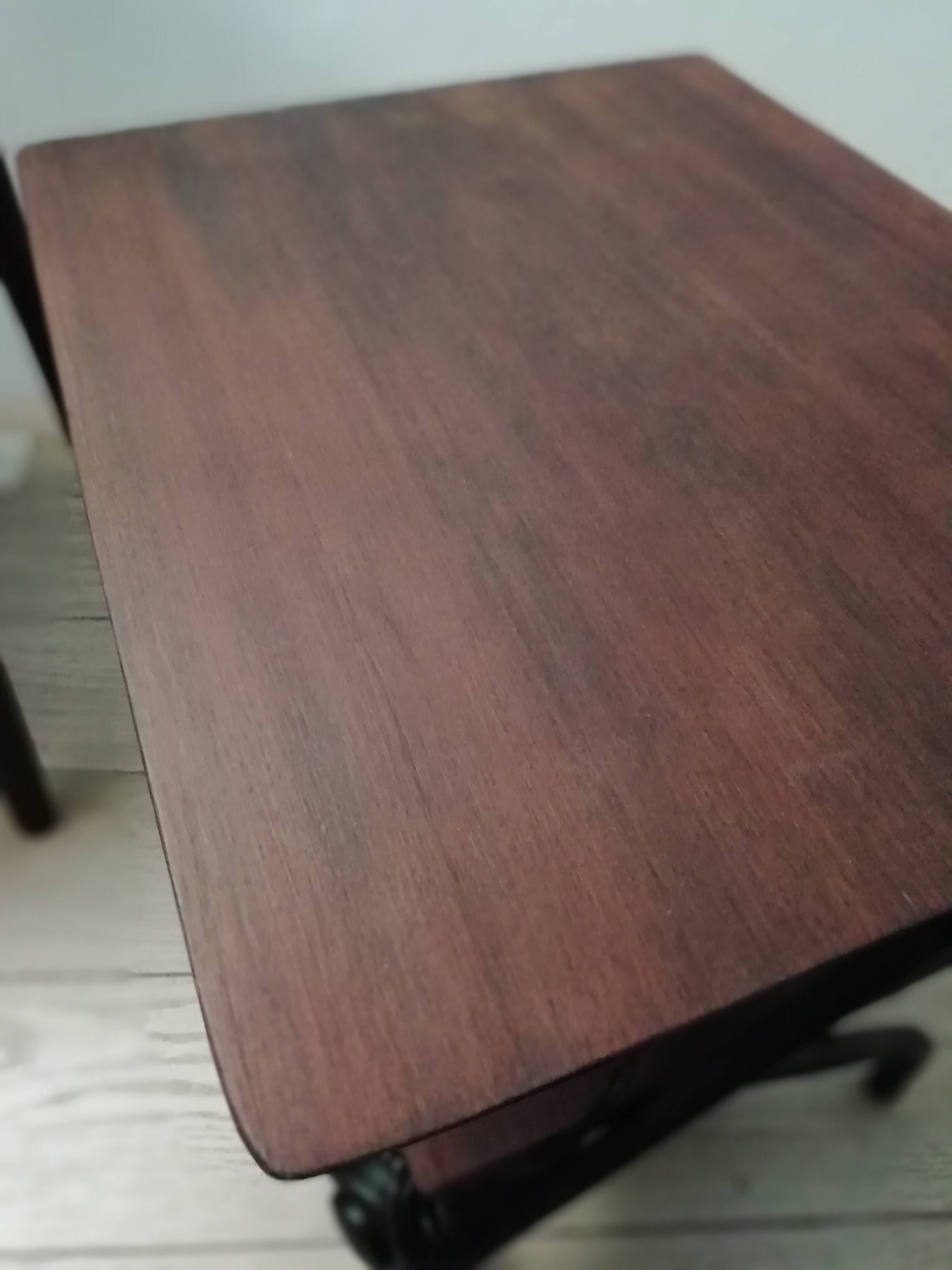 Vintage tablet lamppost